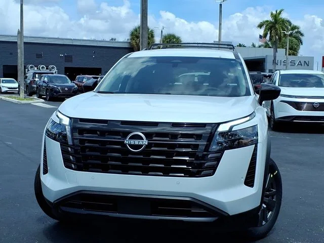 New 2026 Everest White Pearl TriCoat Nissan SV image 2
