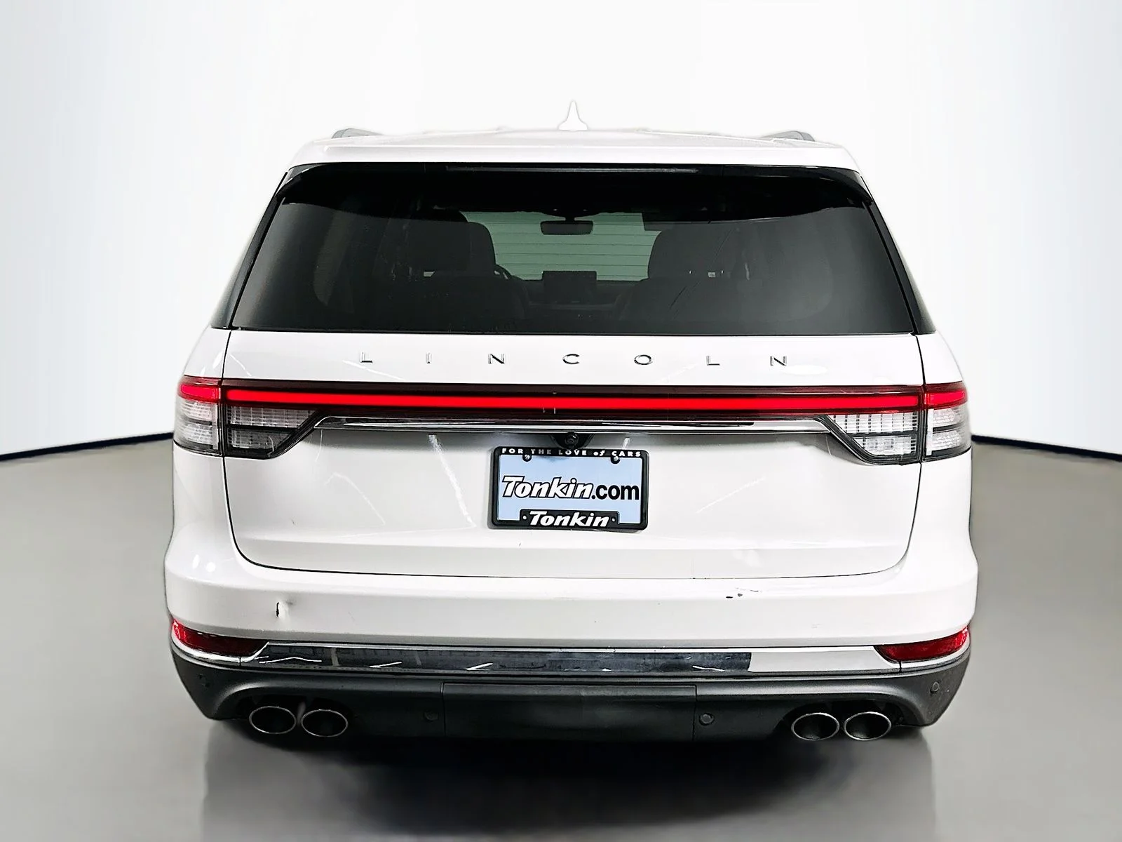 Used 2021 White Lincoln Reserve image 10