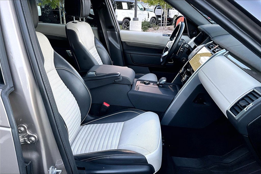 Used 2021 Brown Land Rover HSE R-Dynamic image 7