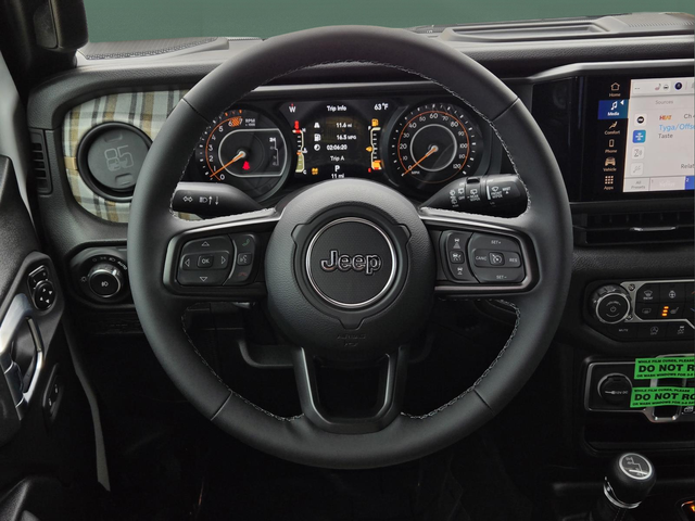 New 2026 Bright White Clear-Coat Exterior Paint Jeep  image 23