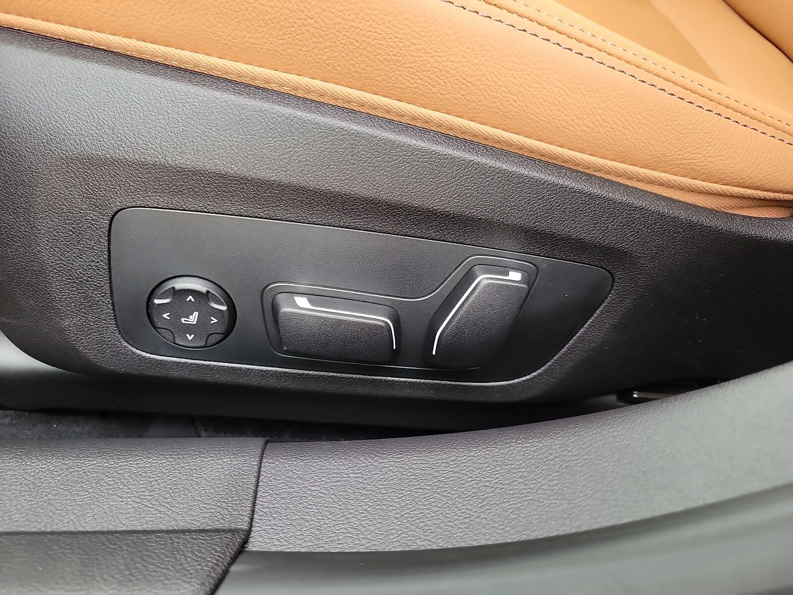 New 2026 Brooklyn Grey BMW i xDrive All-Wheel Drive image 13