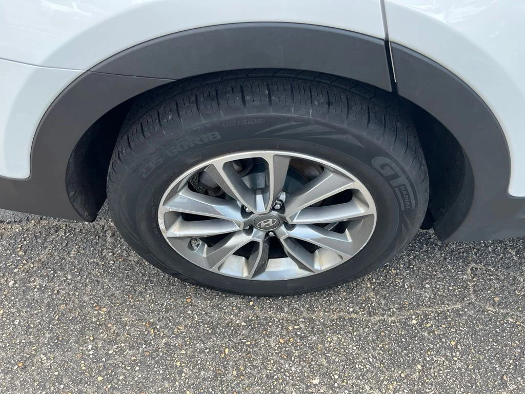 Used 2019 White Hyundai SE image 49