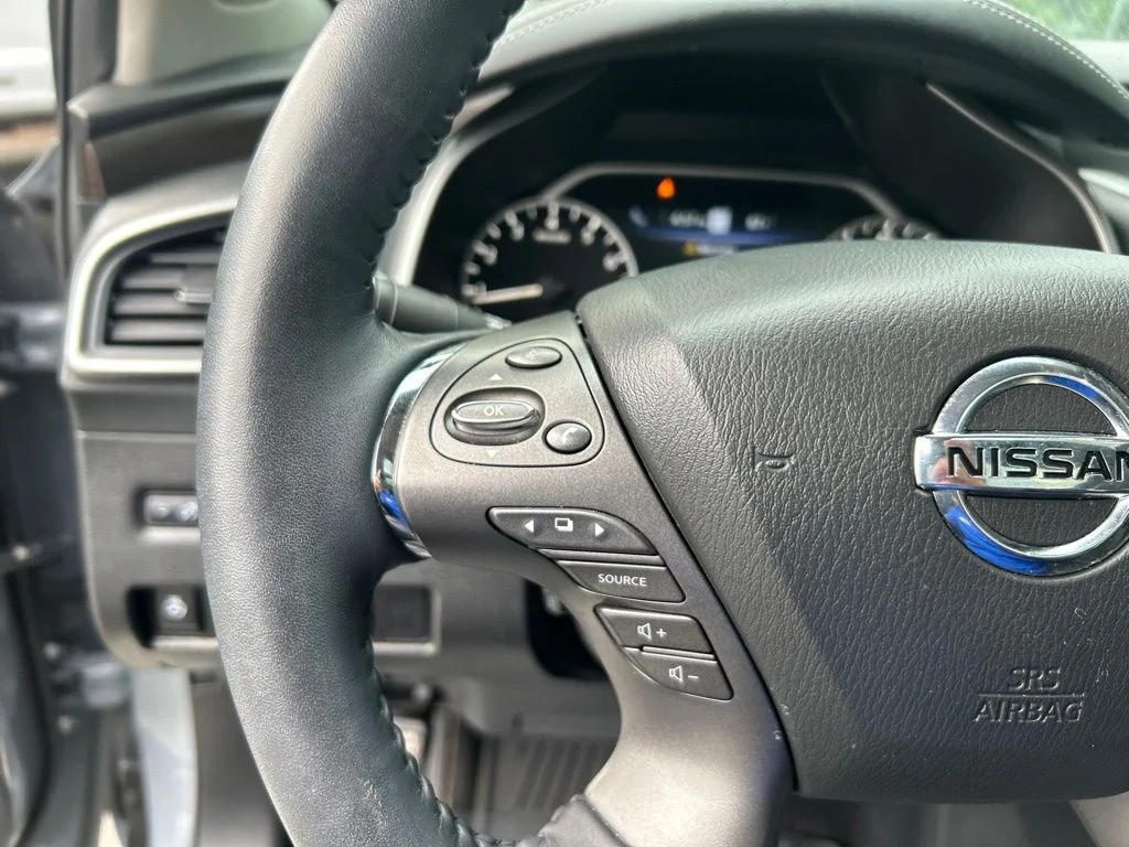 Used 2021 Gray Nissan Platinum image 24