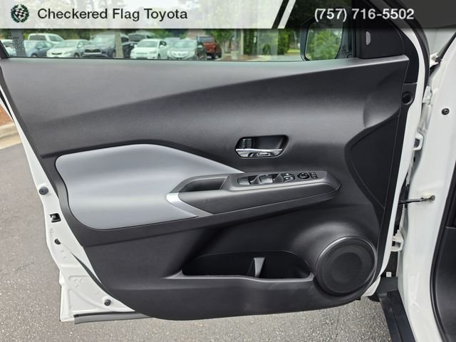 Used 2024 Aspen White Tricoat/Super Black Nissan SR image 20