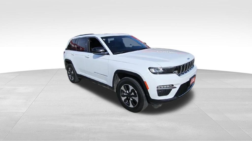 2024 Jeep Cherokee Limited 4xe photo 2