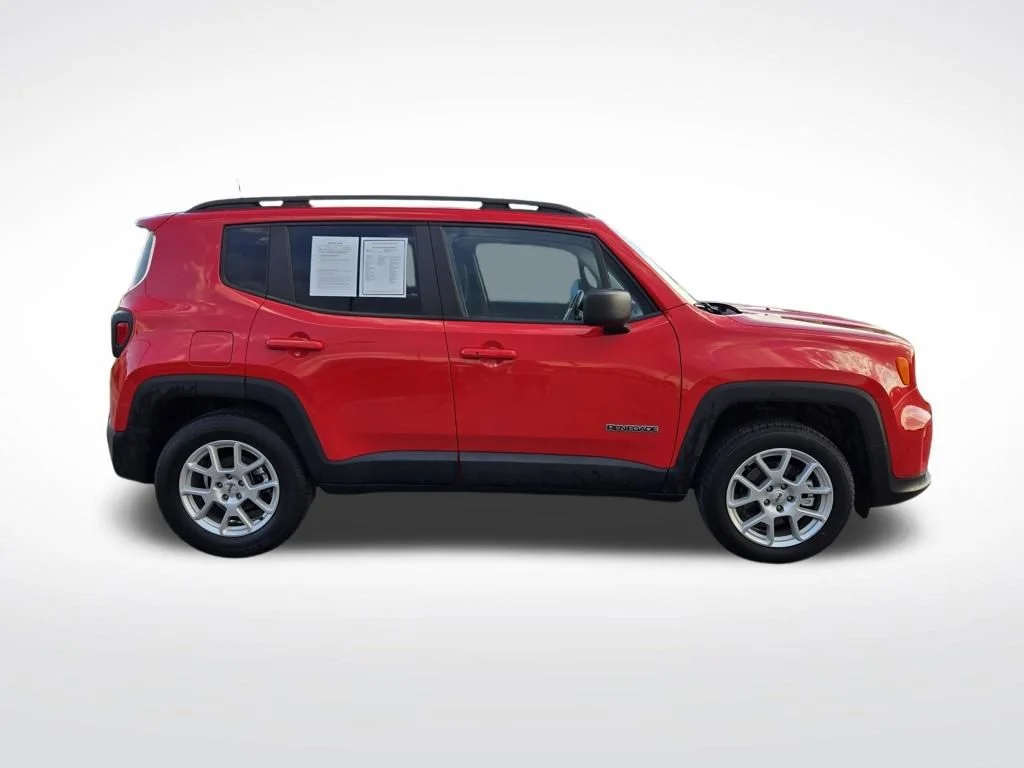 Certified Used 2022 Red Jeep Latitude image 2