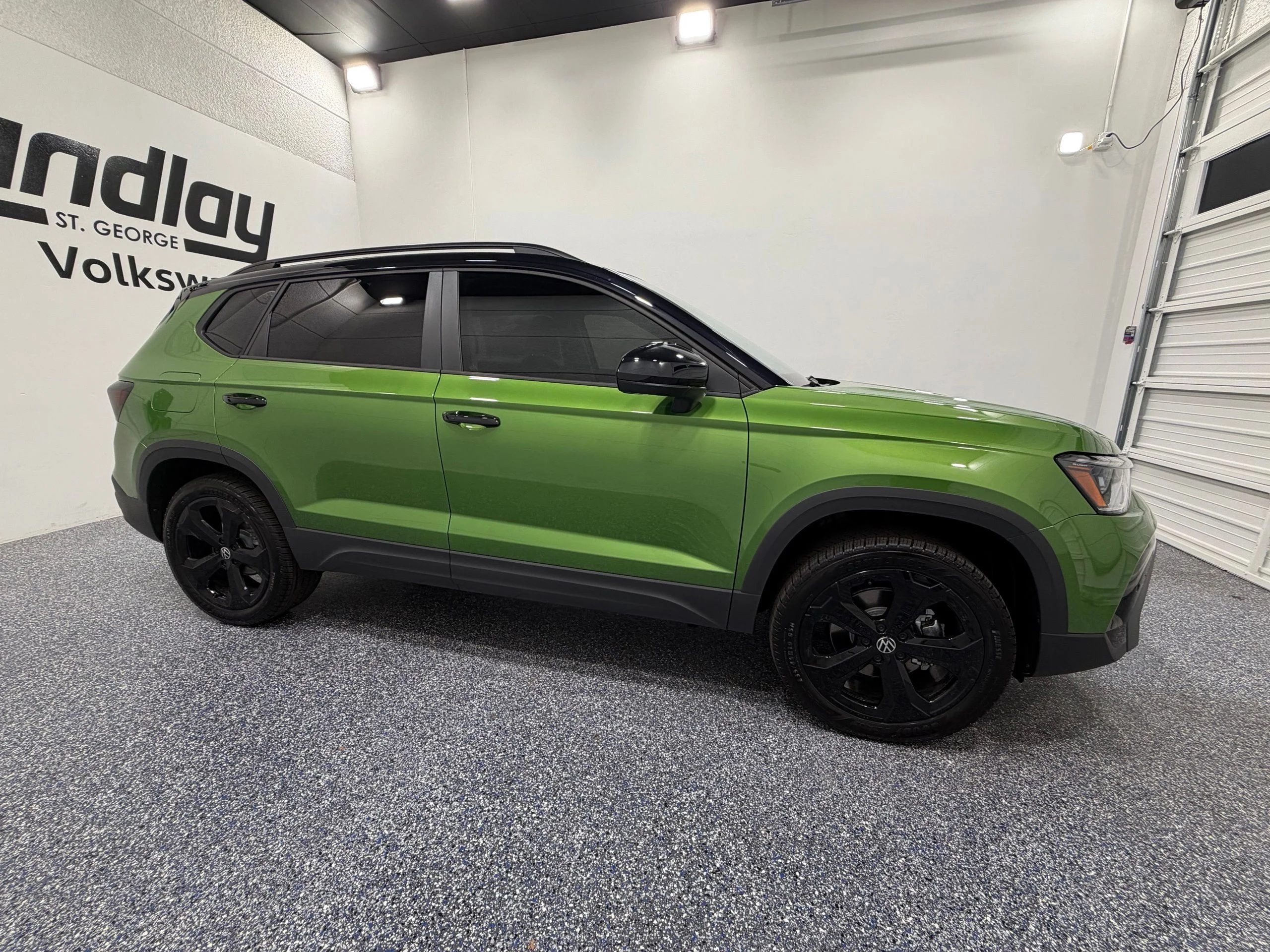 New 2026 Green Volkswagen 1.5T SE Black image 8