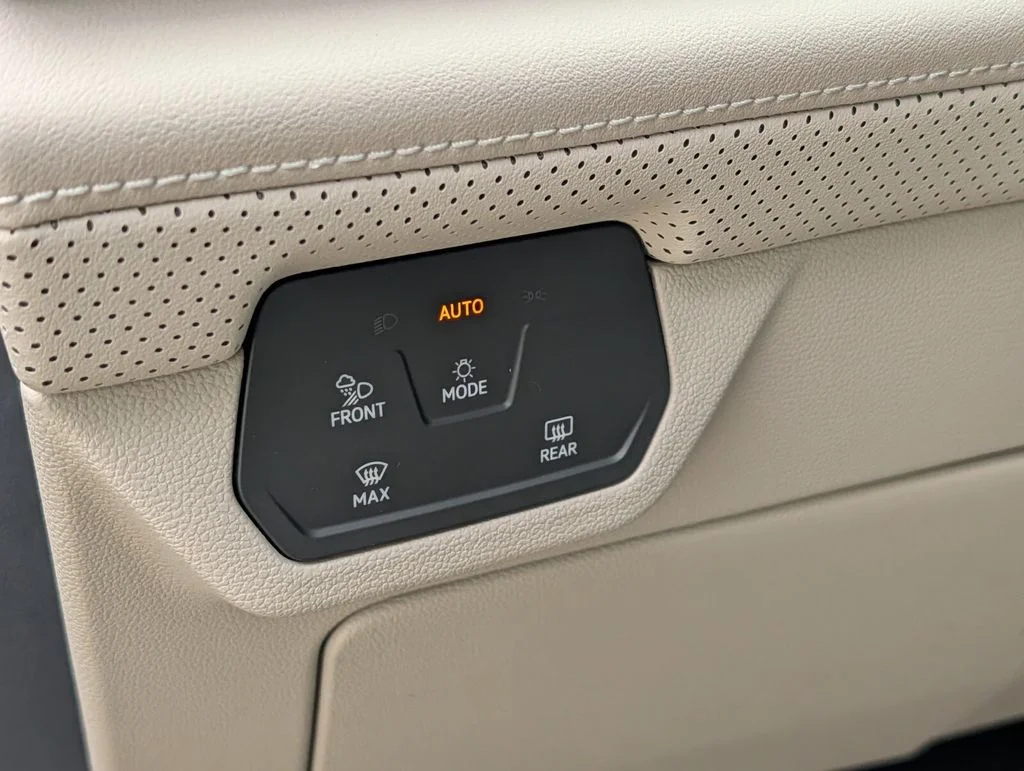 New 2026 Silver Volkswagen 2.0T SE w/Technology image 18