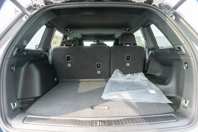 New 2026 Bright White Clearcoat Jeep Laredo X image 9