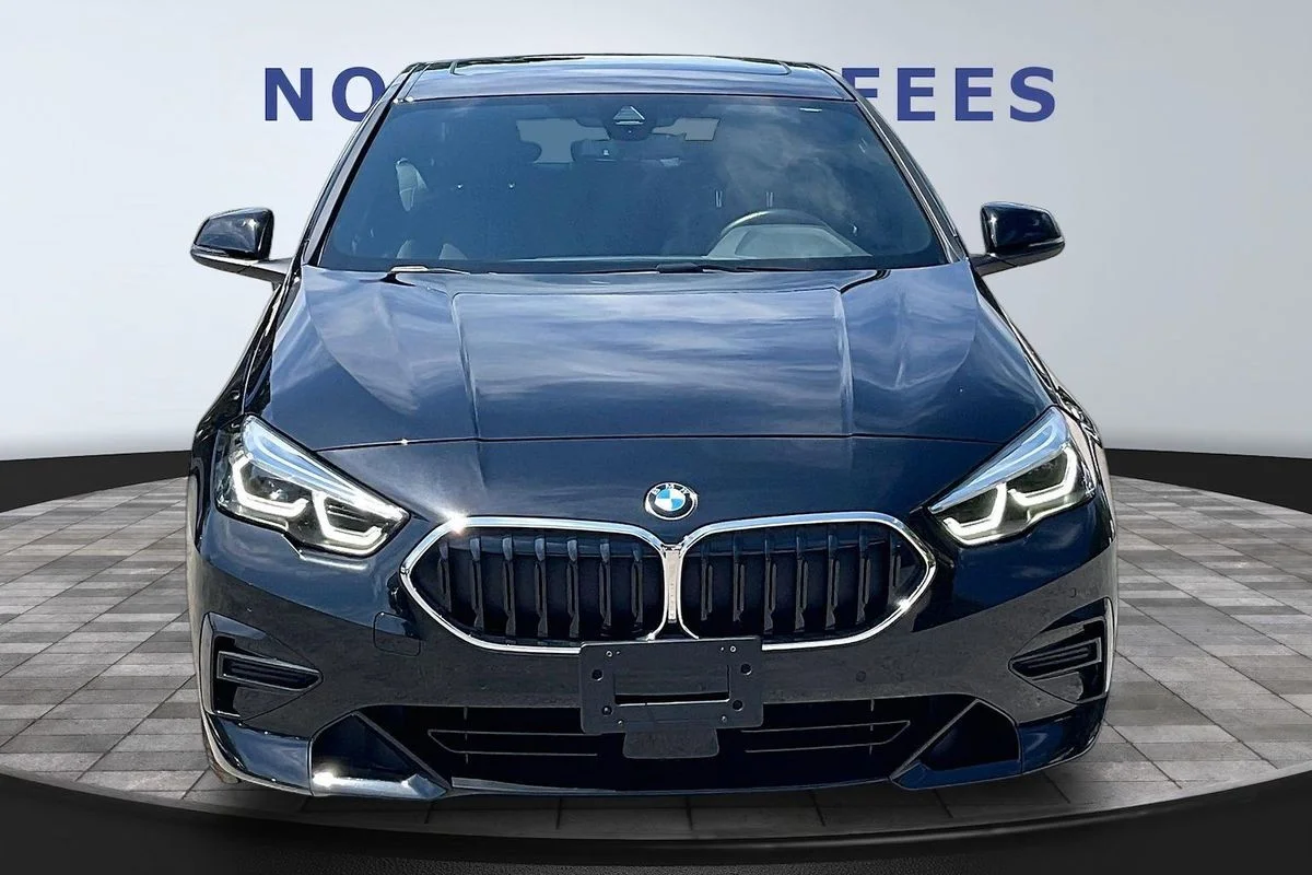 Used 2024  BMW xDrive image 2