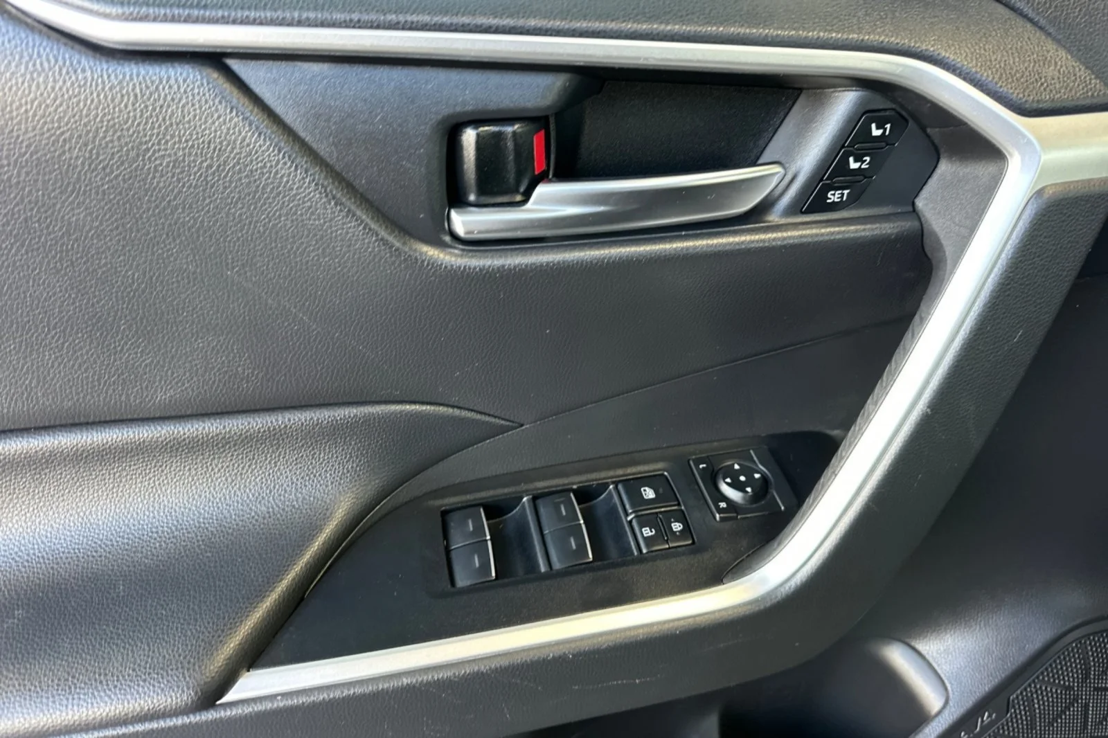 Certified Used 2024 MAGNETIC GRAY Toyota XLE Premium image 10