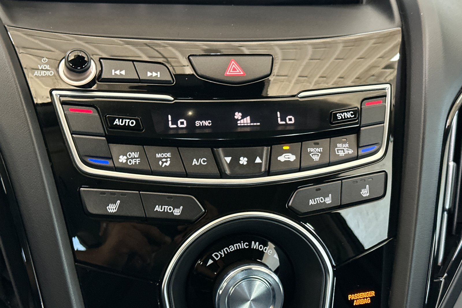 Used 2023  Acura Base image 21