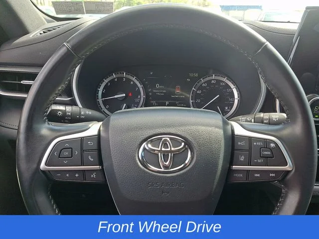 Used 2022 Beige Toyota XSE image 21
