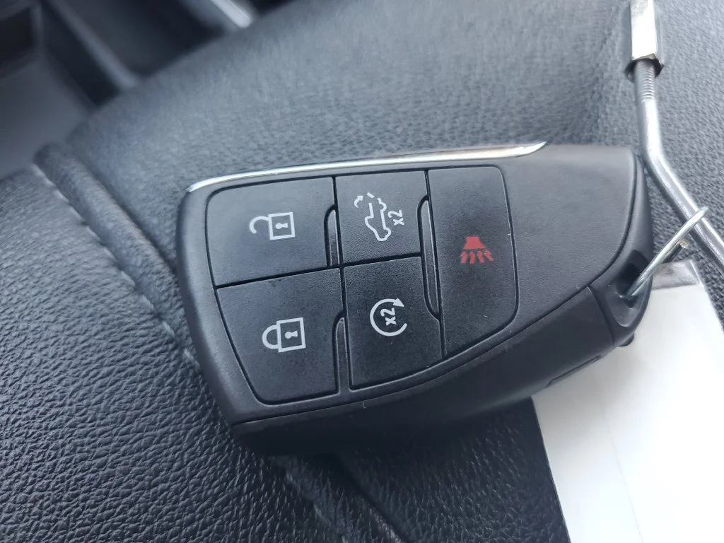 Used 2024 Summit White Chevrolet RST image 36