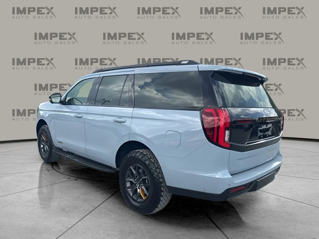 Used 2025 Gray Ford Tremor image 3