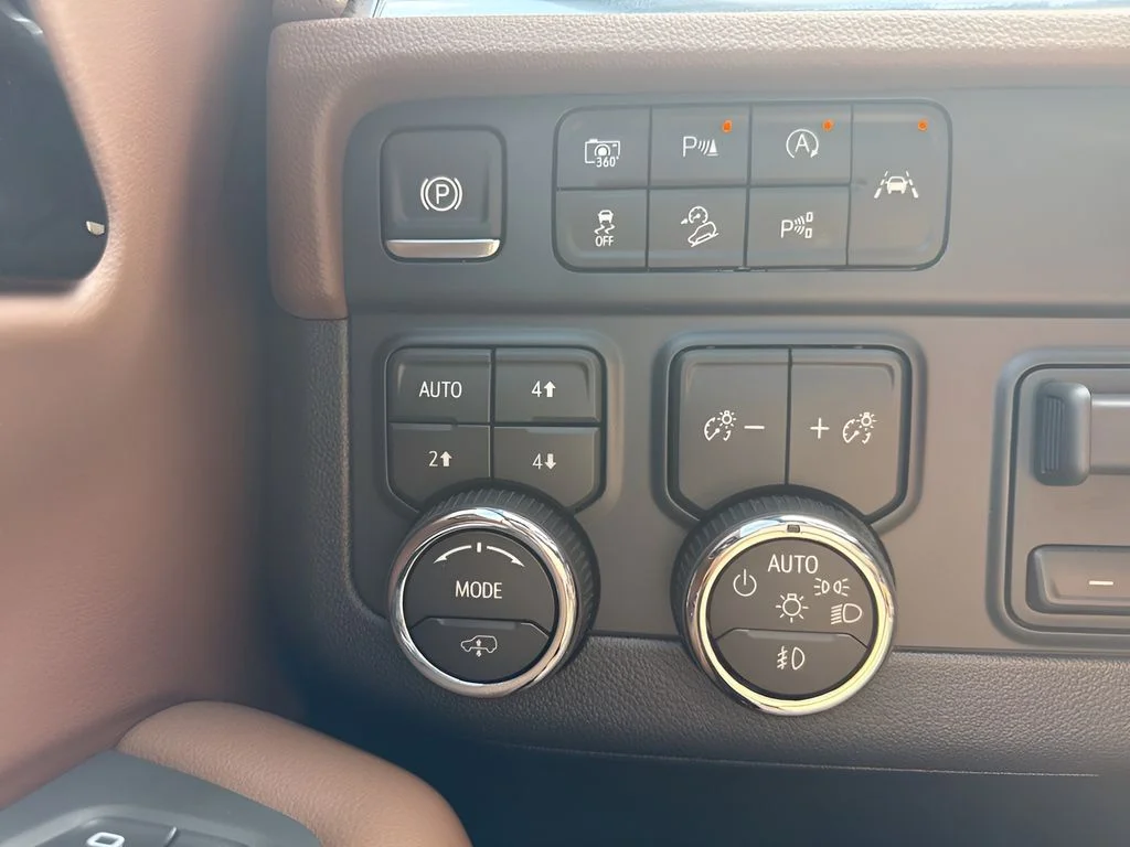 Used 2026 White Chevrolet High Country image 26