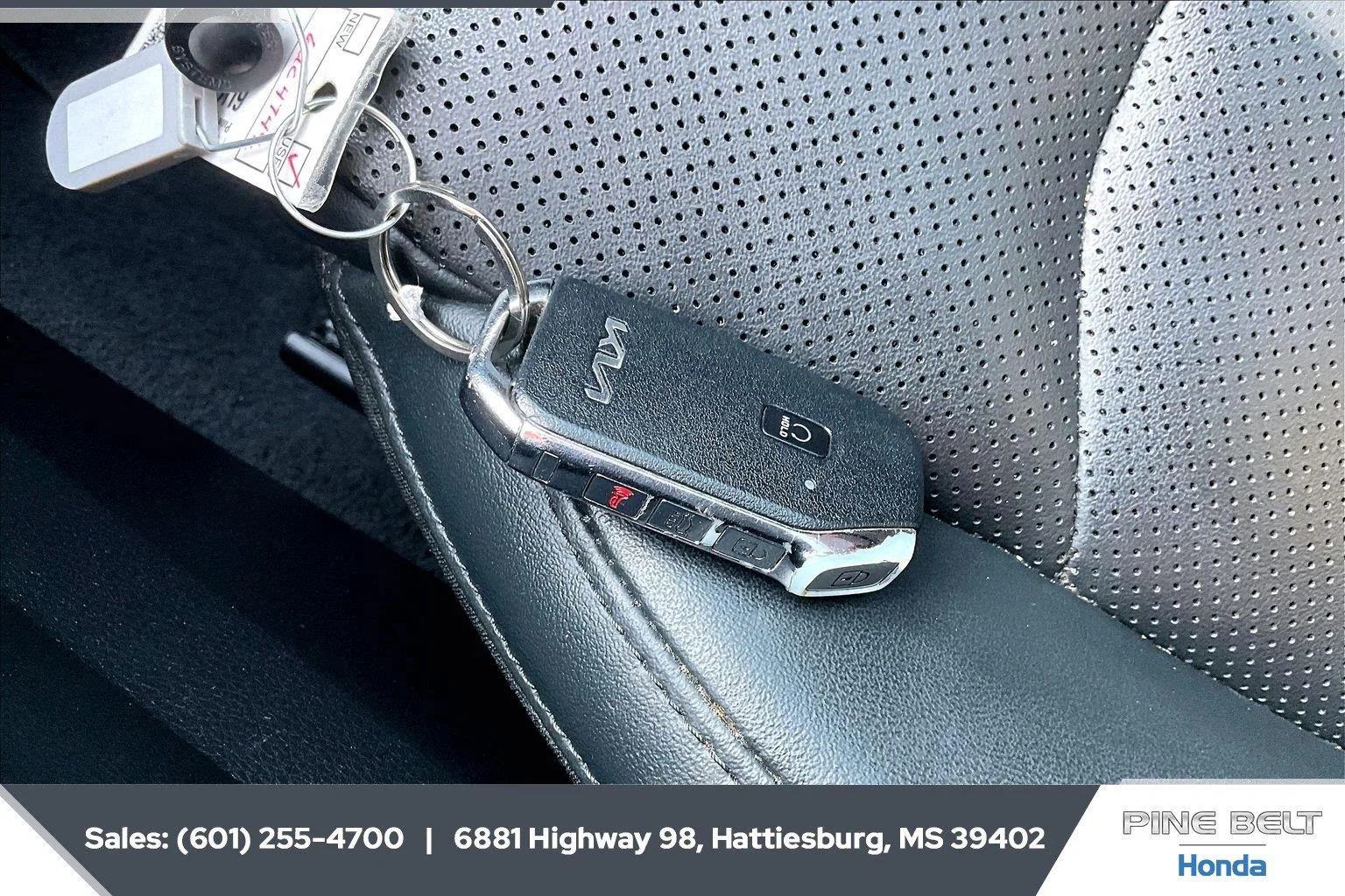 Used 2022 Gravity Gray Kia EX image 9