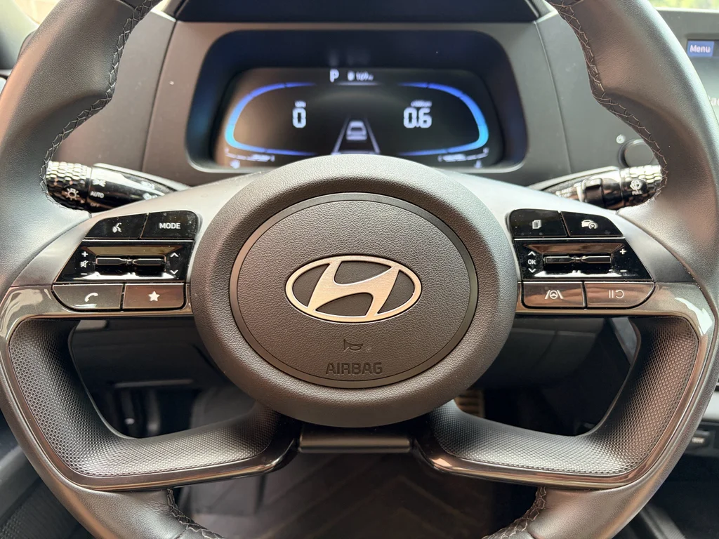 Used 2025 Abyss Black Hyundai SEL Sport image 10