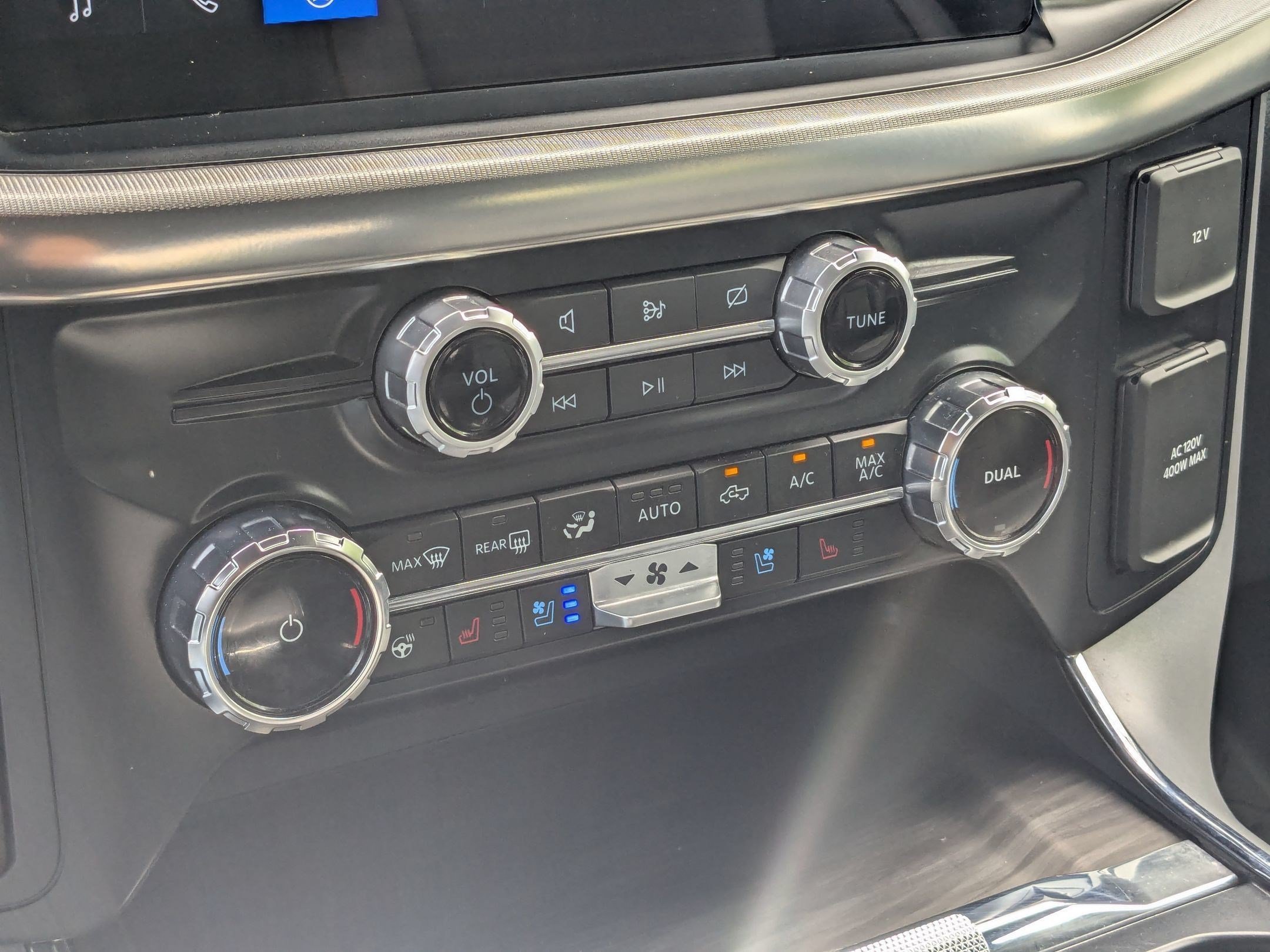Used 2024 White Ford LARIAT image 26