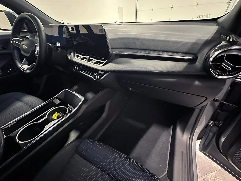 Used 2025 Gray Chevrolet LT image 26