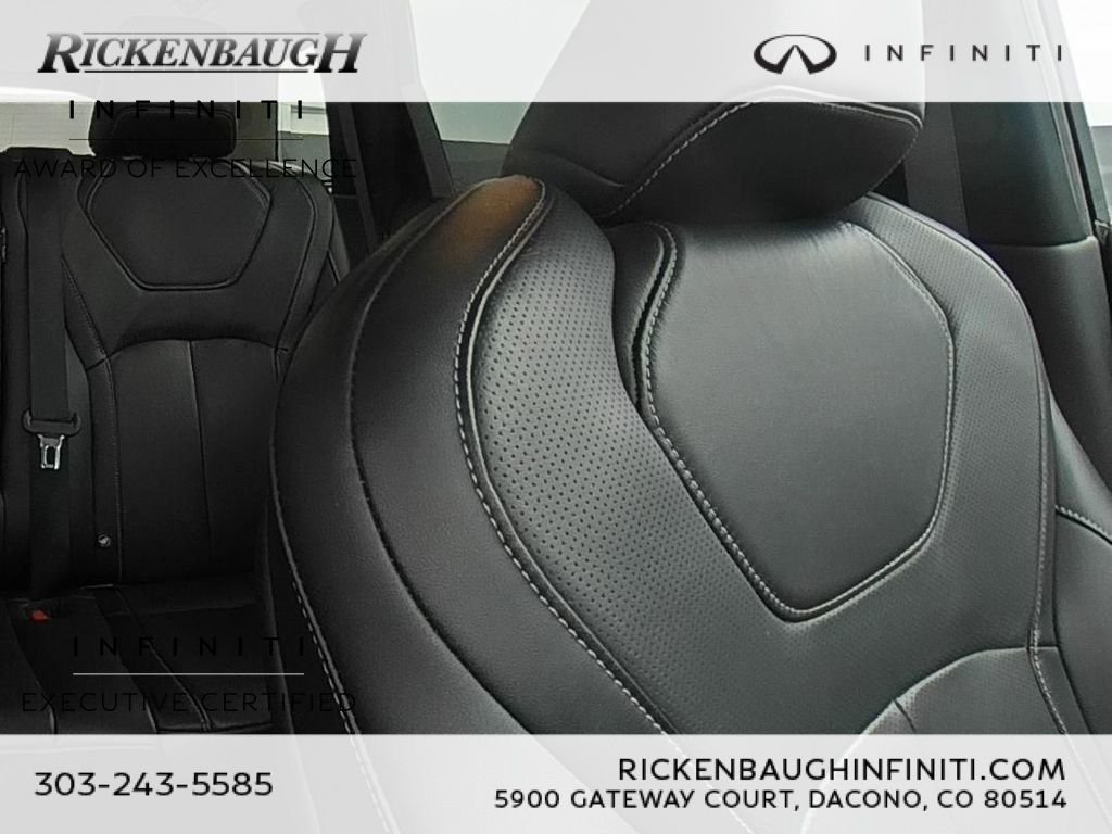 Certified Used 2023 White INFINITI LUXE image 27