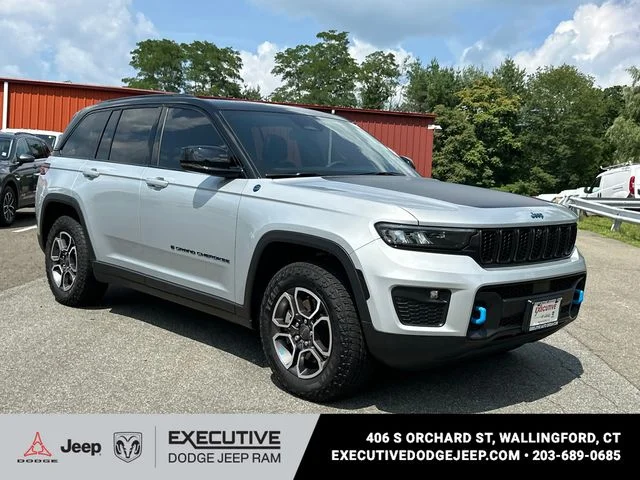 Used 2023 Silver Jeep Trailhawk 4xe image 5