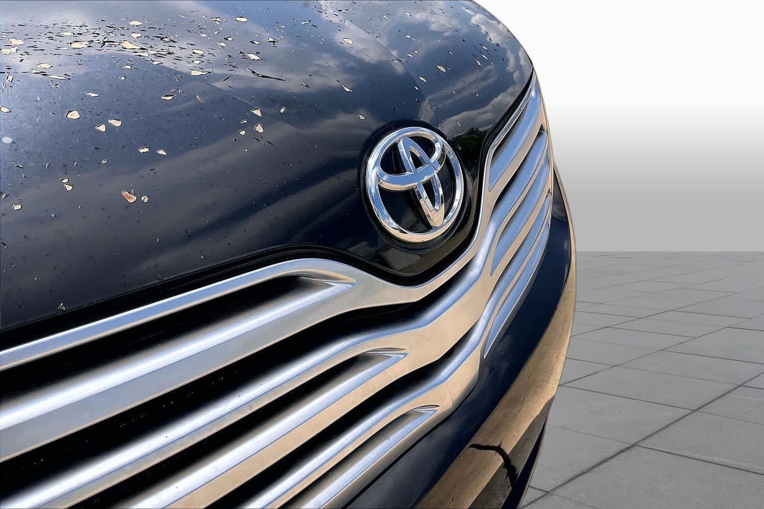 Used 2011 Black Toyota  image 28