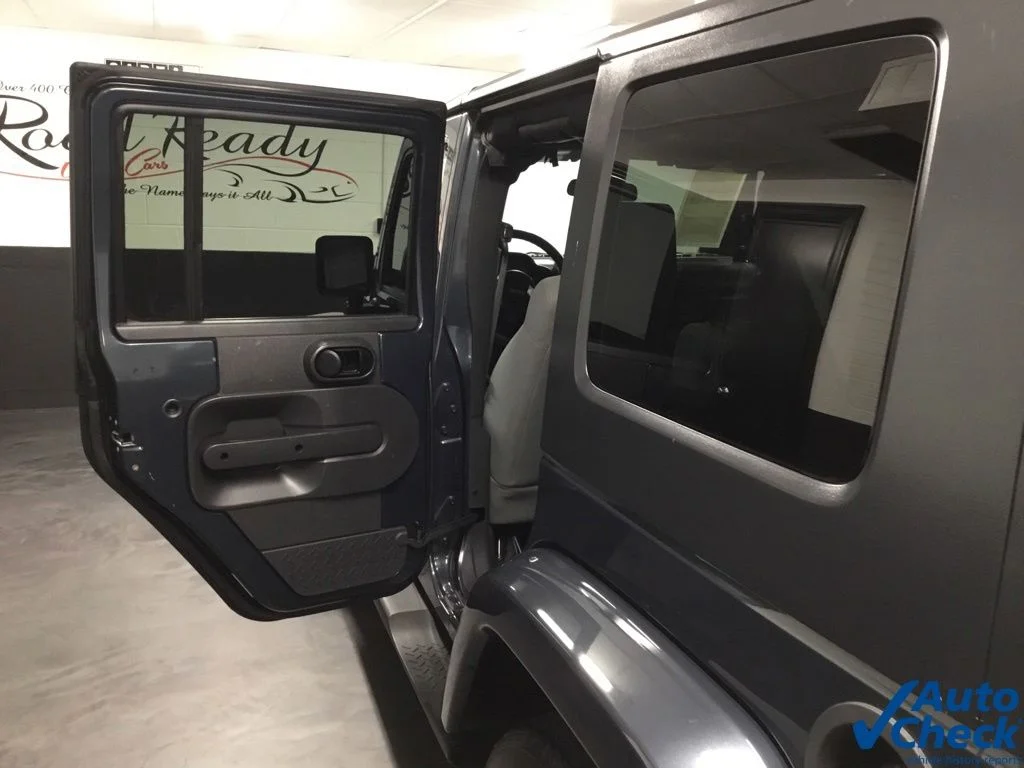 Used 2007 Blue Jeep Unlimited Sahara image 30