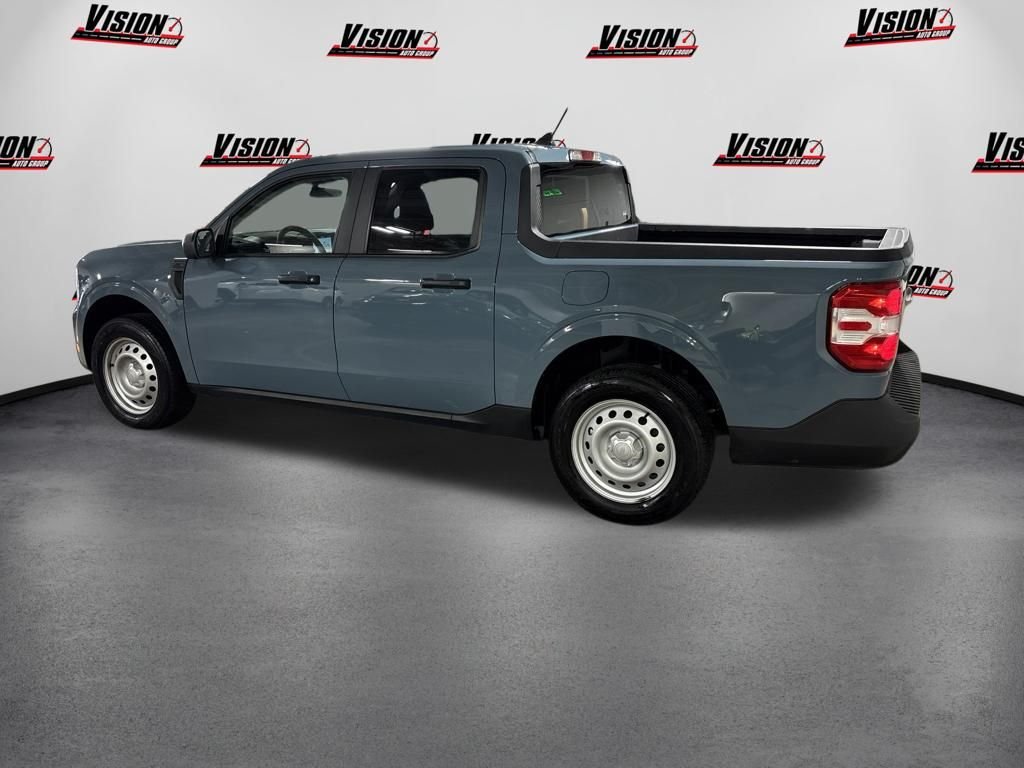 Used 2022  Ford XL image 8