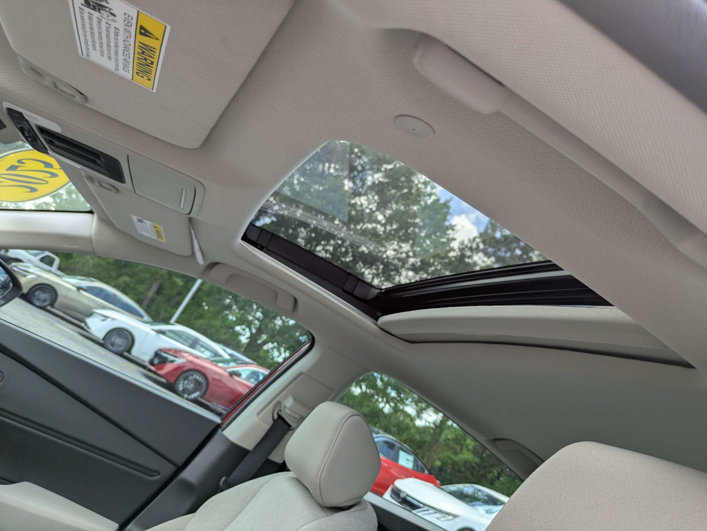 Used 2025  Honda SE image 17