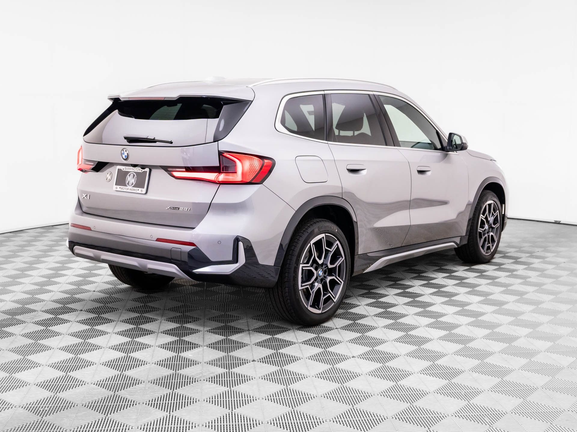 New 2026 Space Silver Metallic BMW xDrive28i image 6