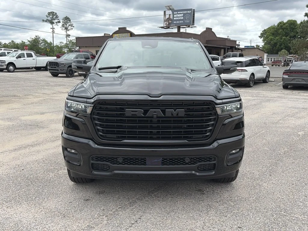 New 2026 Diamond Black Crystal Pearl-Coat Exterior Paint RAM Laramie image 9