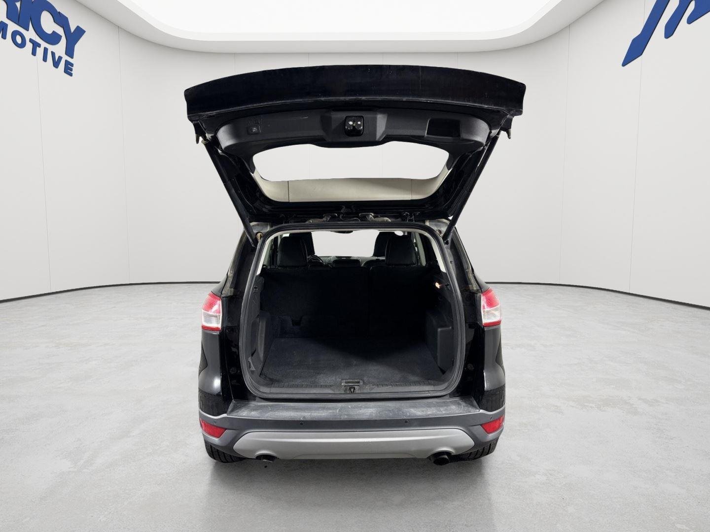 Used 2016 Shadow Black Ford SE image 5