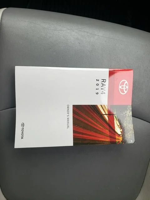 Used 2019 Gray Toyota XLE Premium image 24