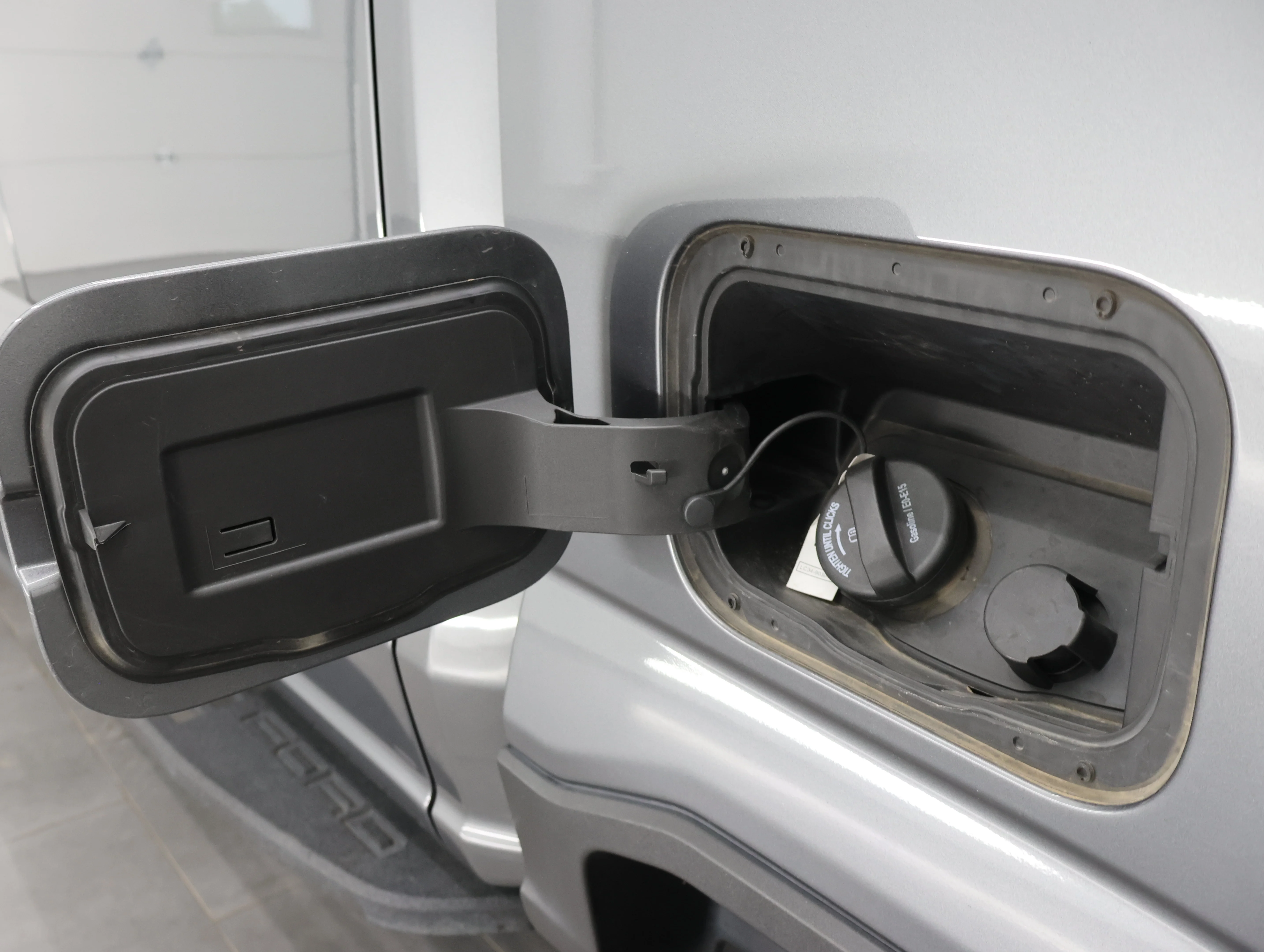 Used 2023 Carbonized Gray Metallic Ford XLT image 35