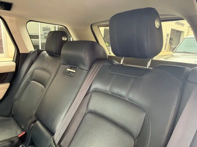 Used 2020 Fuji White Land Rover HSE image 16