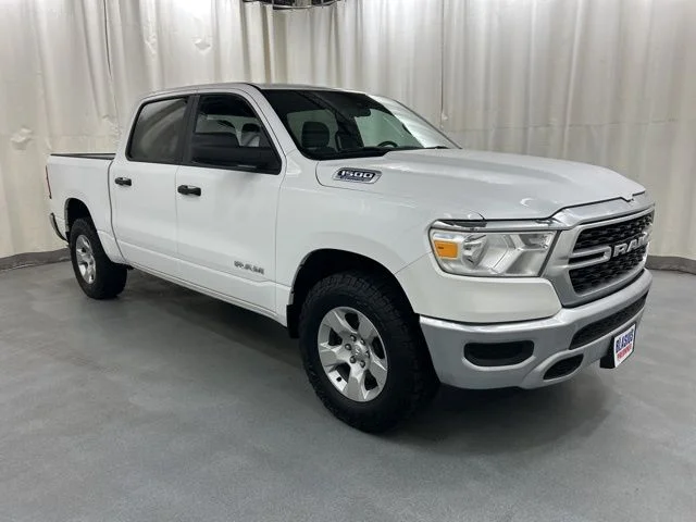 2023 RAM 1500 Big Horn/Lone Star 4x4 Crew Cab 5'7's photo