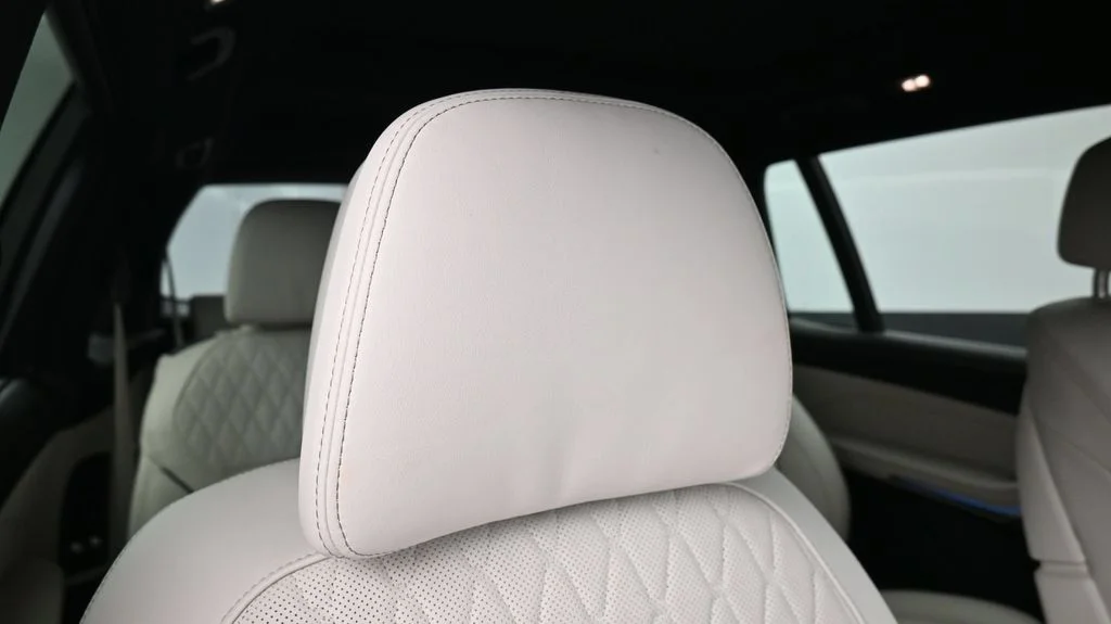 Certified Used 2025 Green BMW M60i image 18