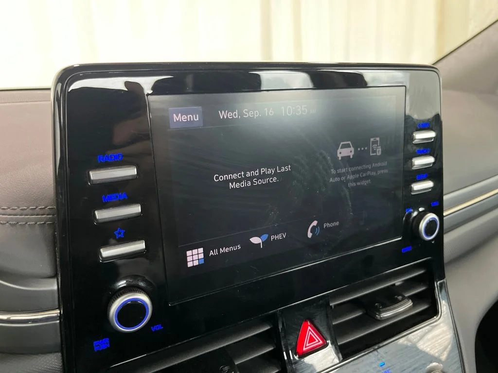 Used 2022 Gray Hyundai SEL image 11