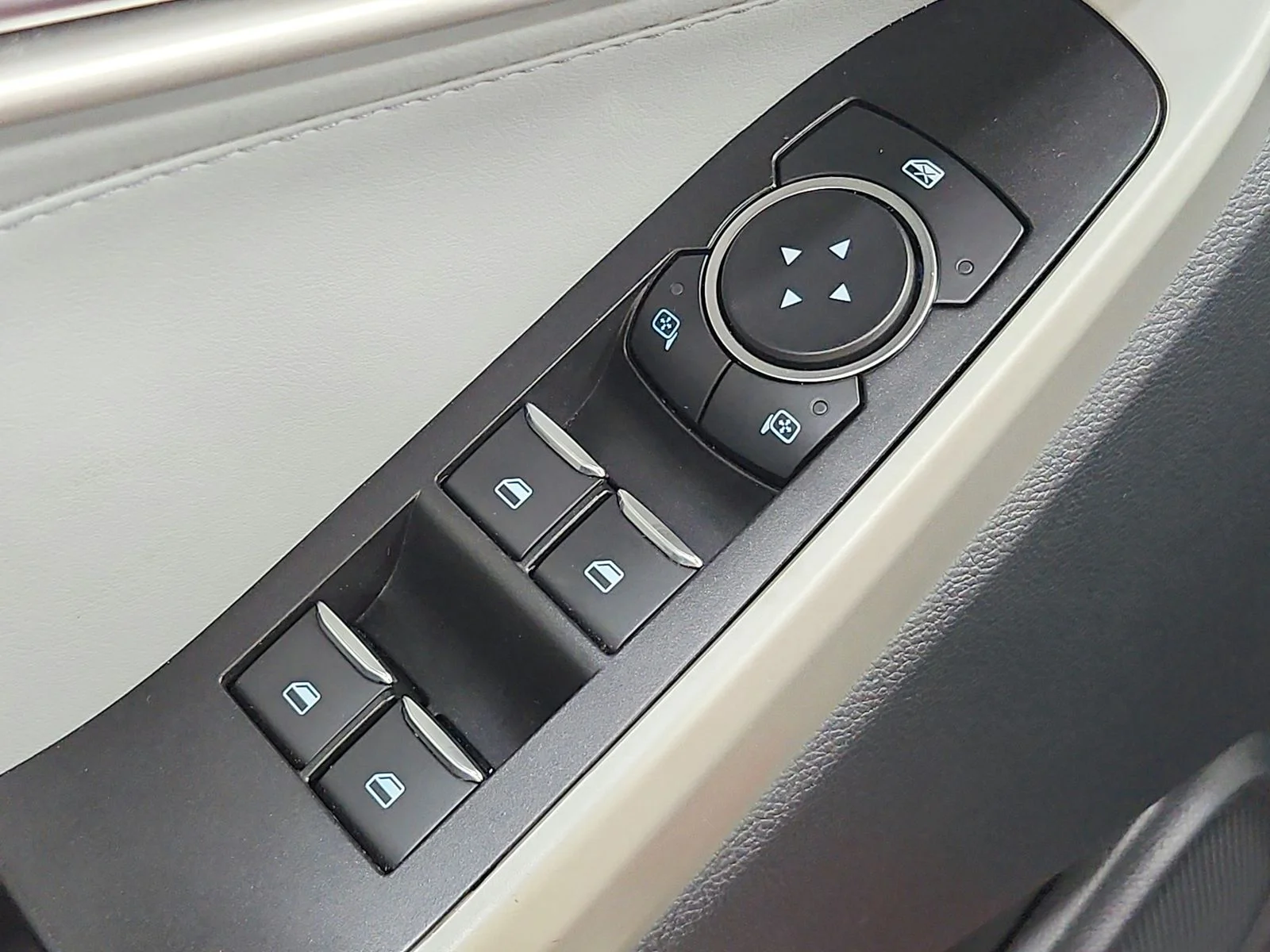 Used 2021 Red Ford XLT image 37