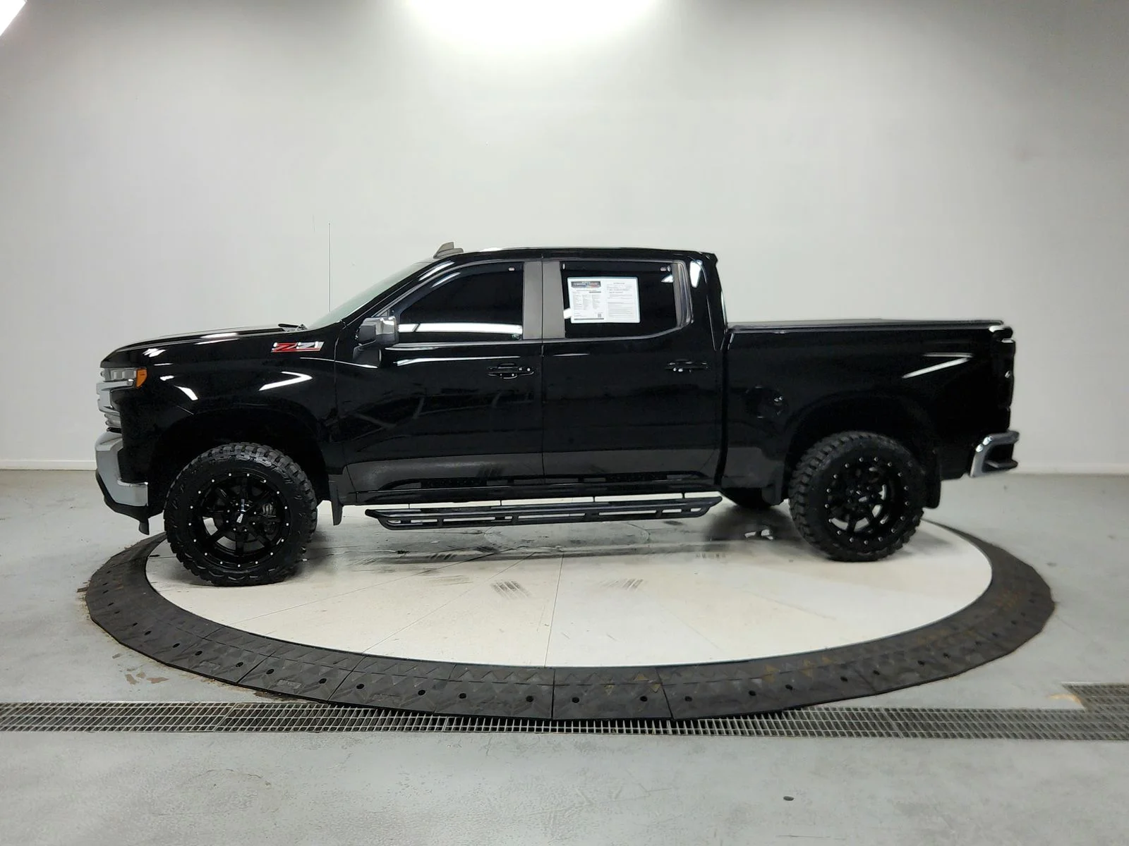 Used 2020 Black Chevrolet LT image 5