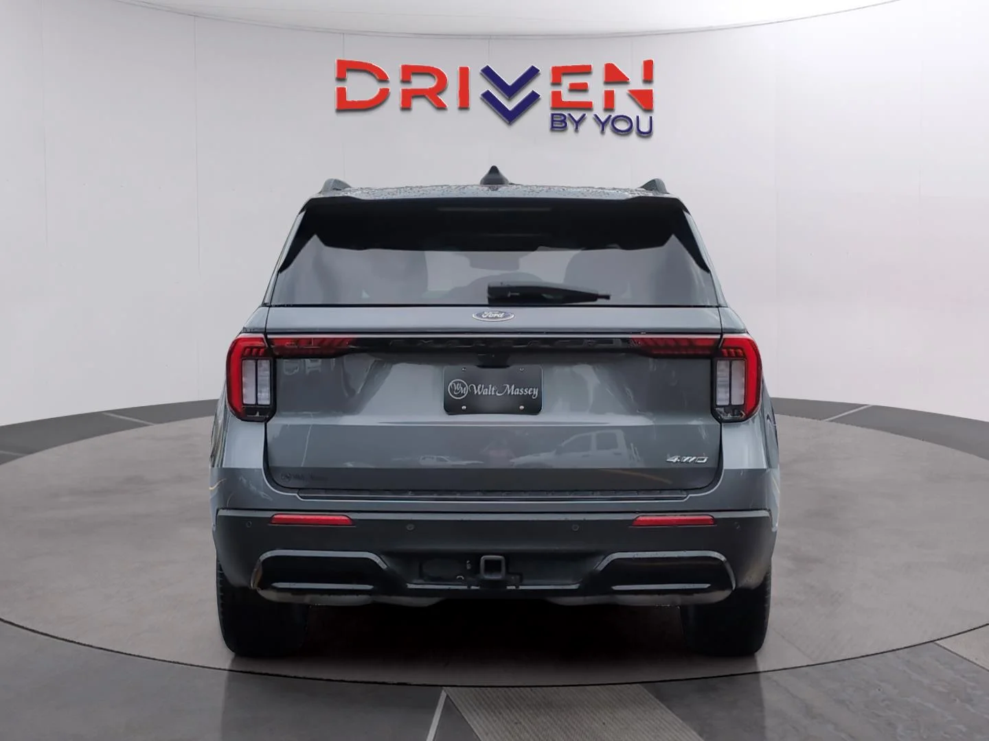 Used 2025 Carbonized Gray Ford ST-Line image 4