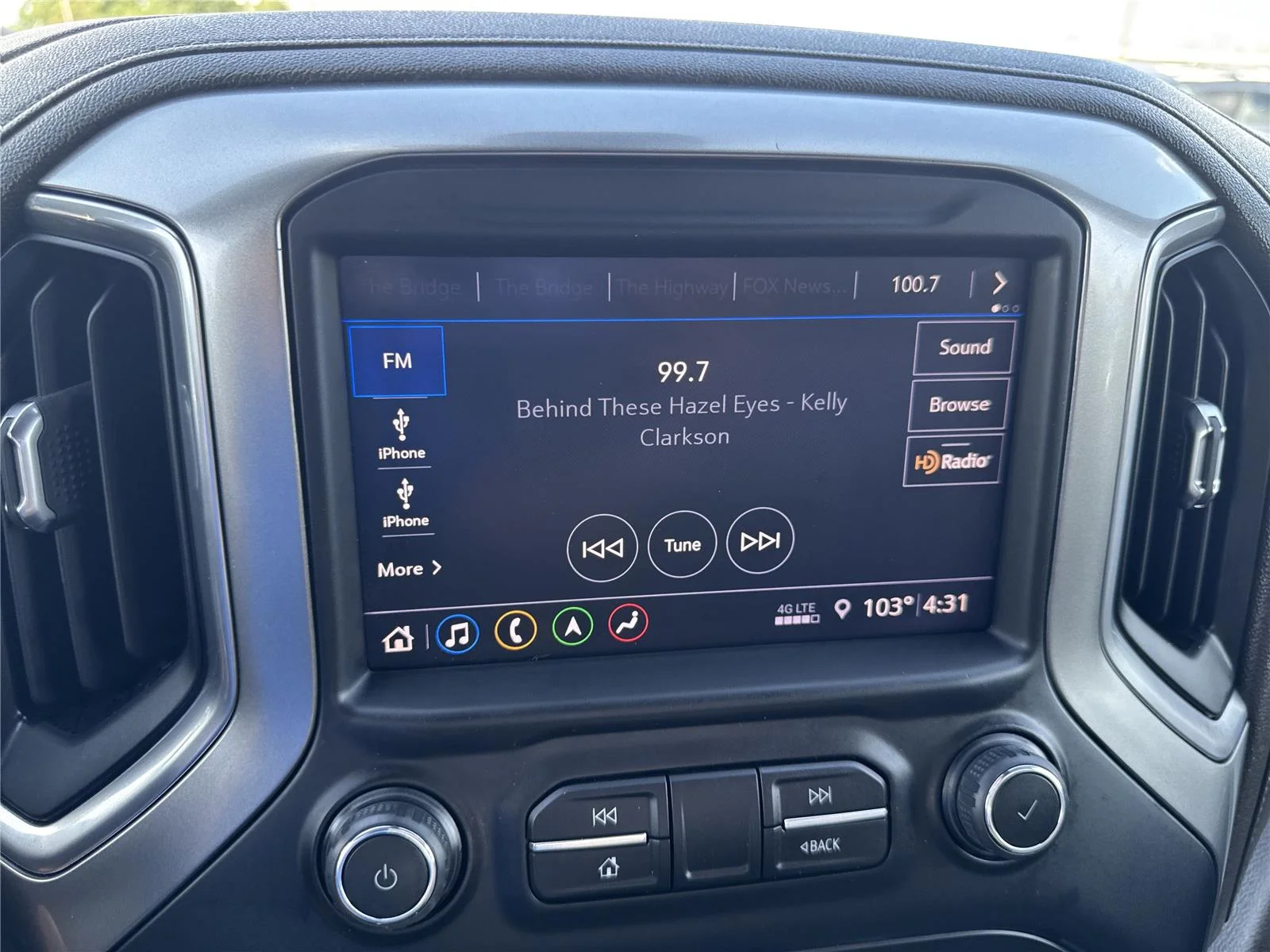 Used 2019 IRIDESCENT PEARL TRICOAT Chevrolet LTZ image 25