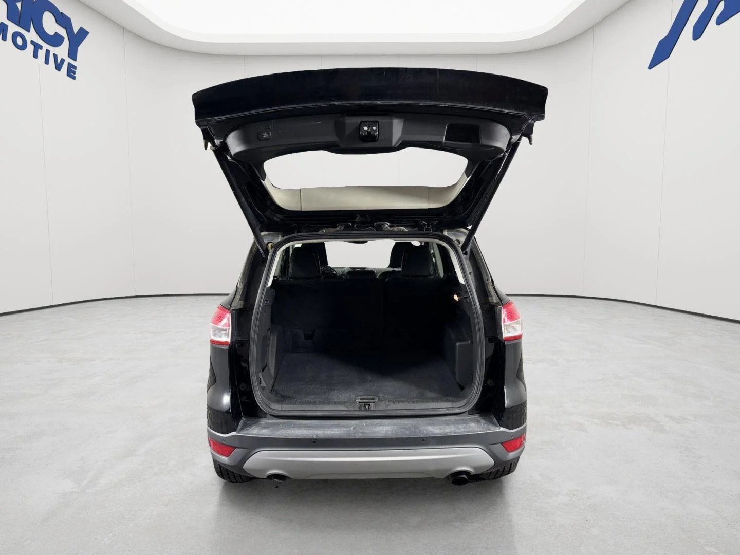 Used 2016 Shadow Black Ford SE image 5