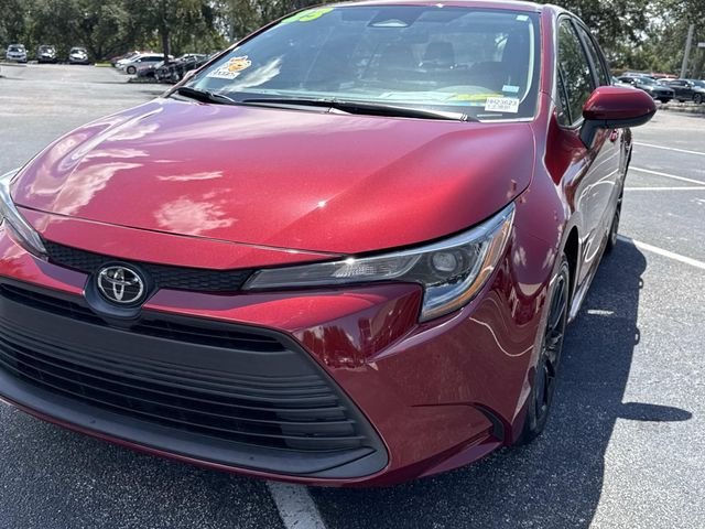 Used 2023 Pearl Toyota LE image 10