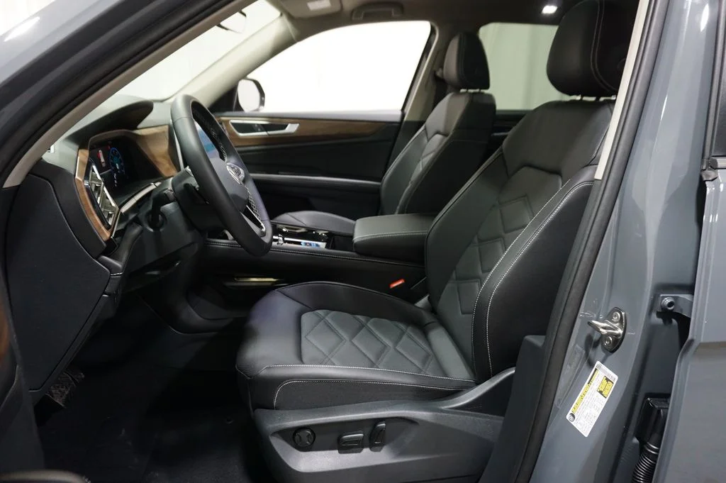 New 2026 Gray Volkswagen 2.0T SE w/Technology image 10