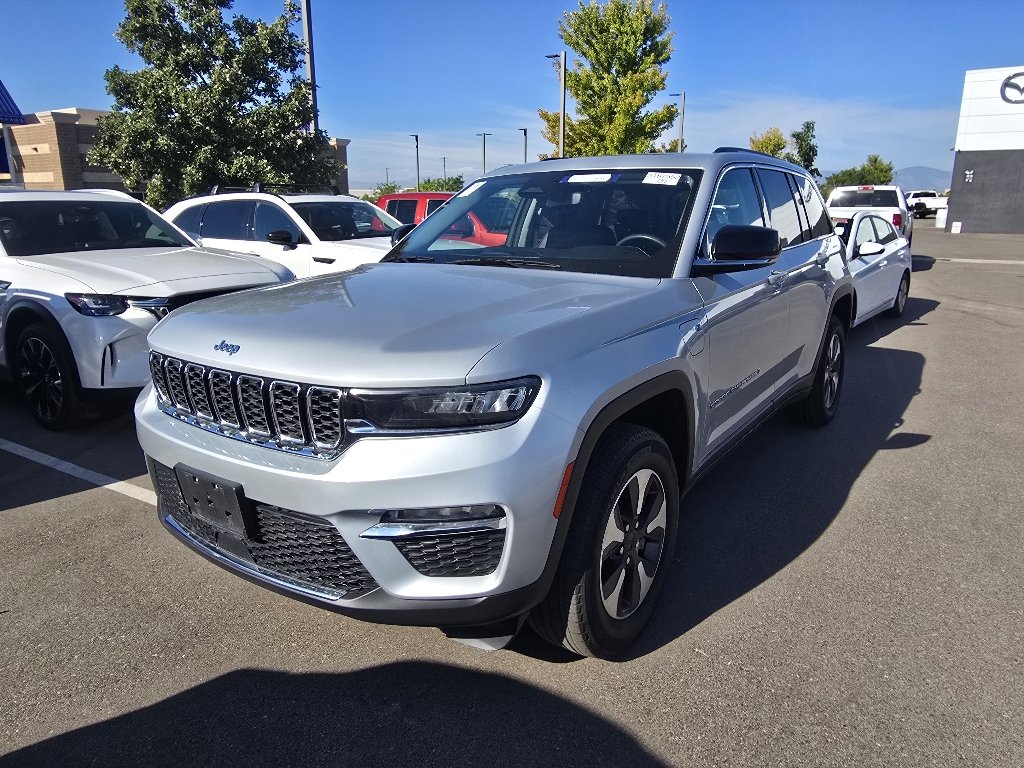 Used 2023 Silver Zynith Jeep 4xe image 11