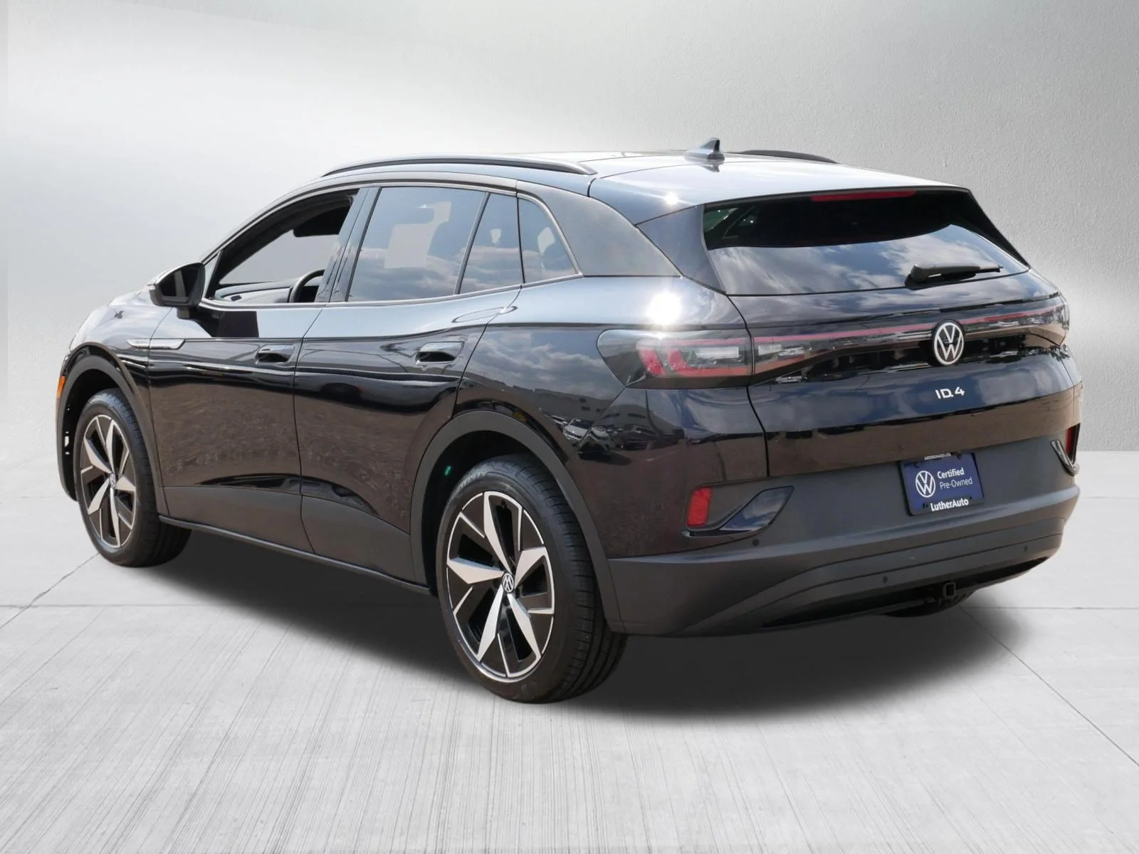 Certified Used 2023 Deep Black Pearl Volkswagen Pro S image 5