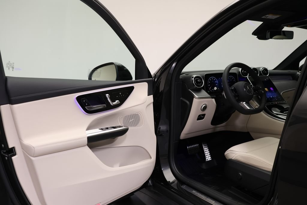New 2027 Graphite Grey Metallic Mercedes-Benz GLC 300 image 34