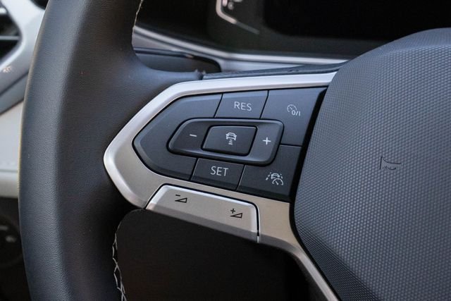 2025 Volkswagen Taos SEL - Photo 26